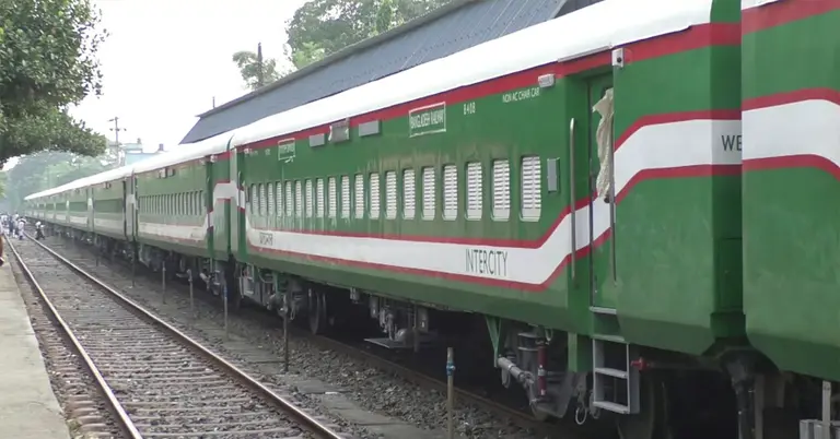 দেশে এসেছে যাত্রীবাহী বগি